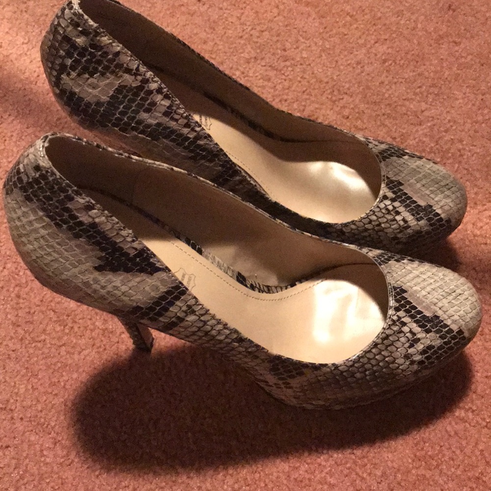 Aldo faux snakeskin platform heels